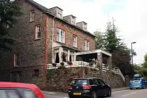 Countryman Hotel Exterior