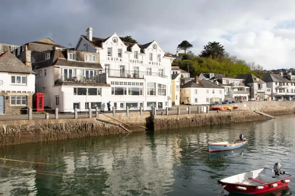 The Ship and Castle Hotel Front