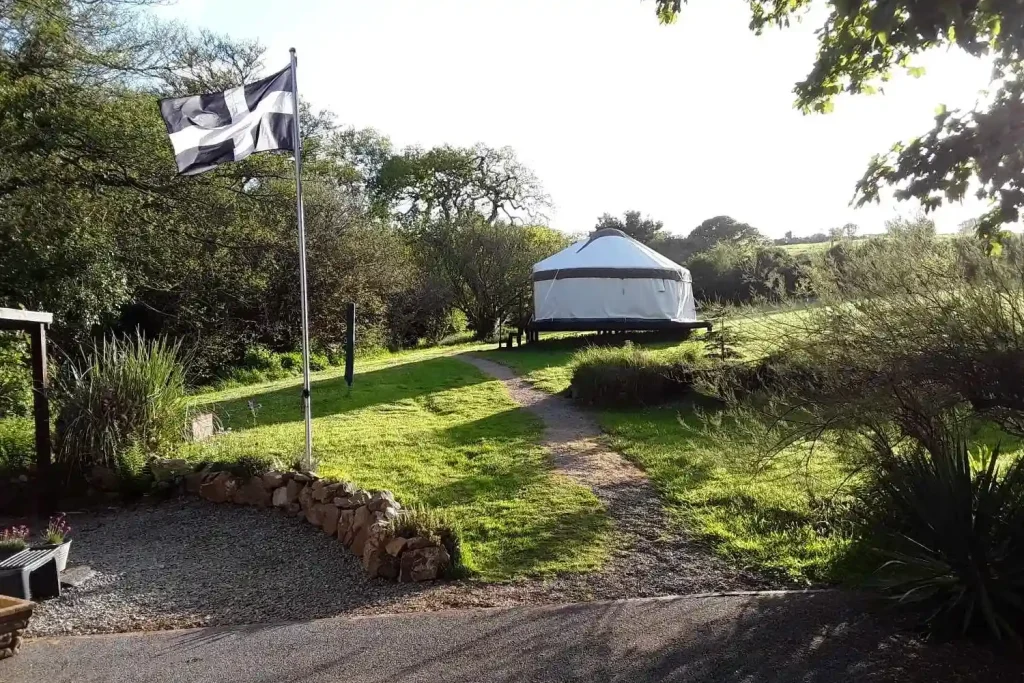 Goonhilland Barn Yurts Exterior and Grass Field