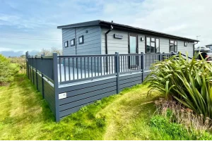 Teal Lodge Cornwall Exterior