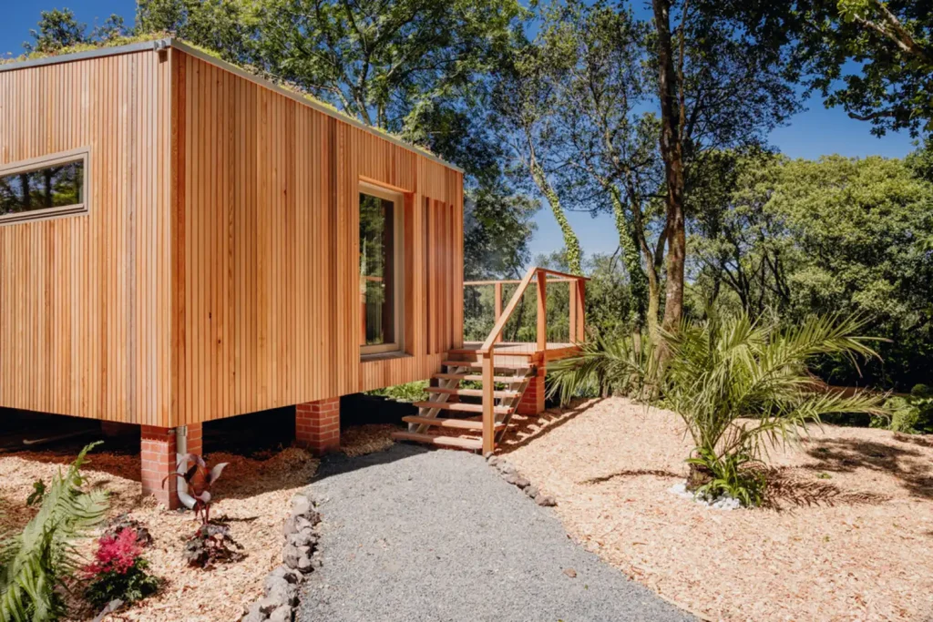 Trecombe Lakes Lakeside Lodging