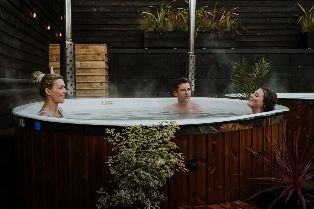 Saunassa Nordic Spa Outdoor Tub