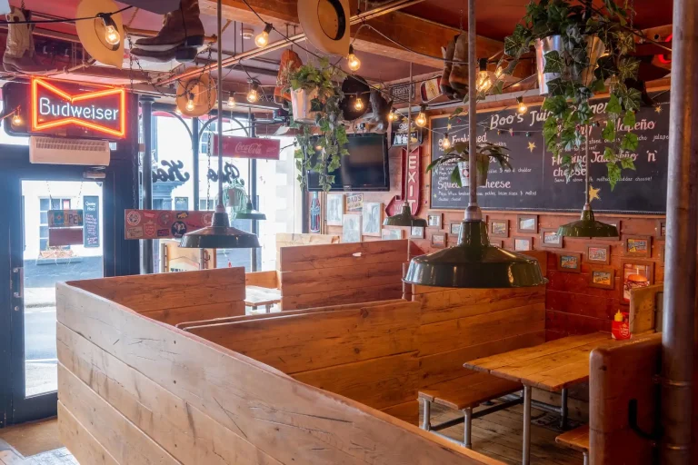 Boo Koos Interior.webp