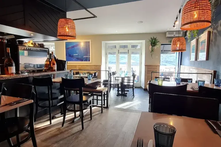 Cintra Seafood Bar Dining Area.webp