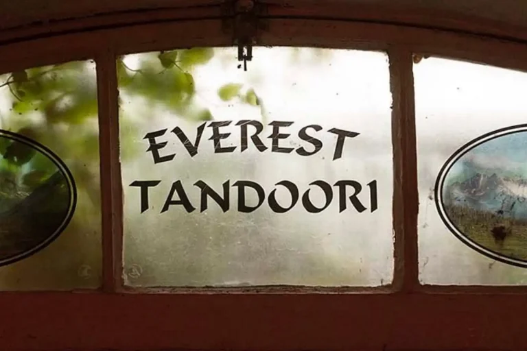 Everest Tandoori Signage.webp
