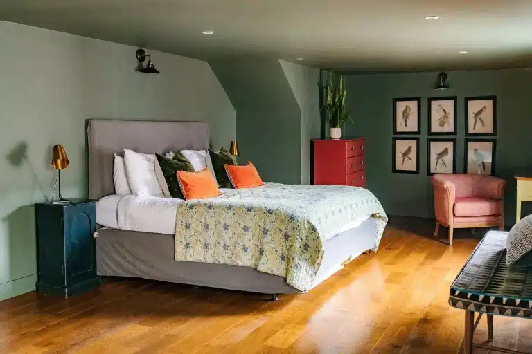 Star Garter Bedroom.webp