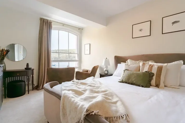 The King of Prussia Hotel Bedroom.webp