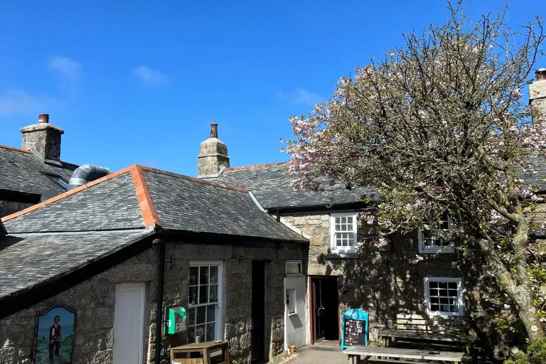 The Tinners Arms Exterior.webp
