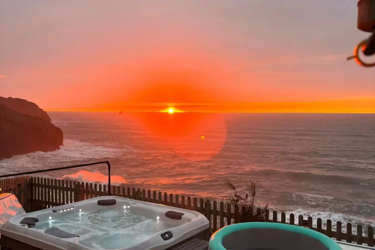 Droskyn Lookout Hot Tub.webp