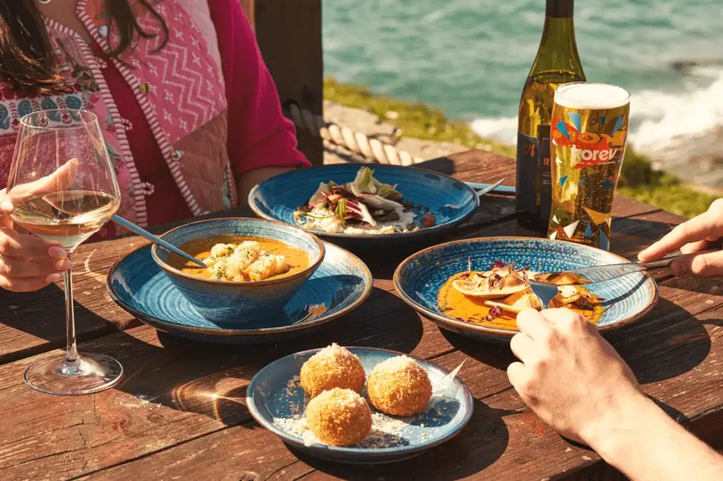 Harbour Inn Outdoor Dining