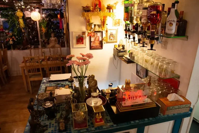 Ocean Earth Thai Restaurant Counter.webp