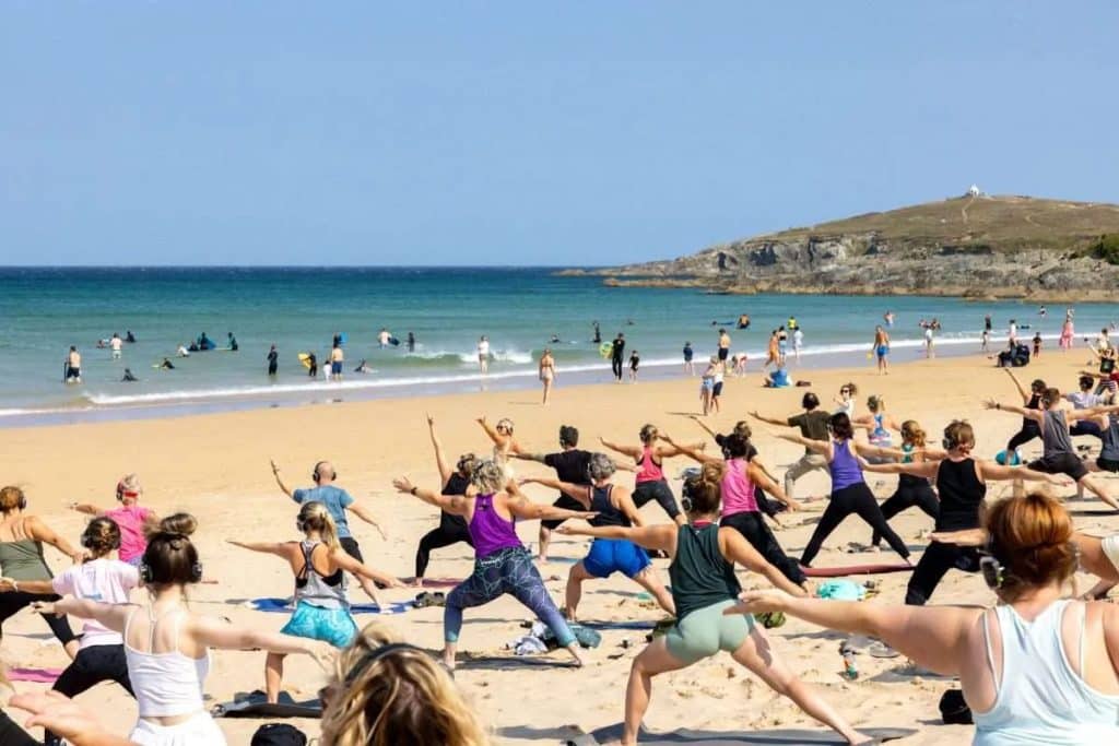 Silent Disco Yoga 1 1199x800