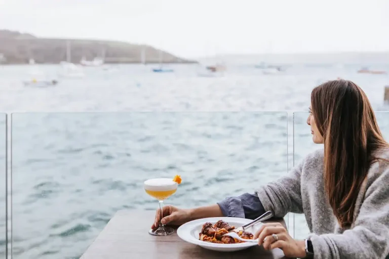 Indidog Harbourside Restaurant Ocean View.webp