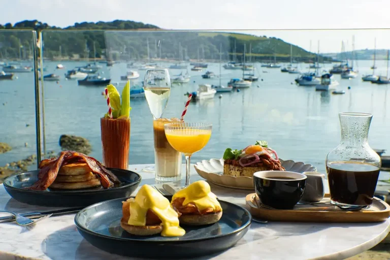 Indidog Harbourside Restaurant Outdoor Seating.webp